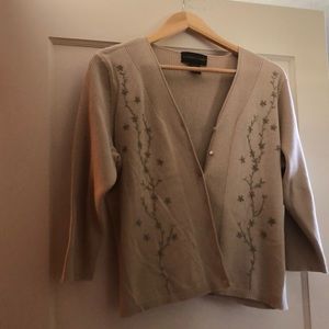 Adorable tan sweater with embroidery